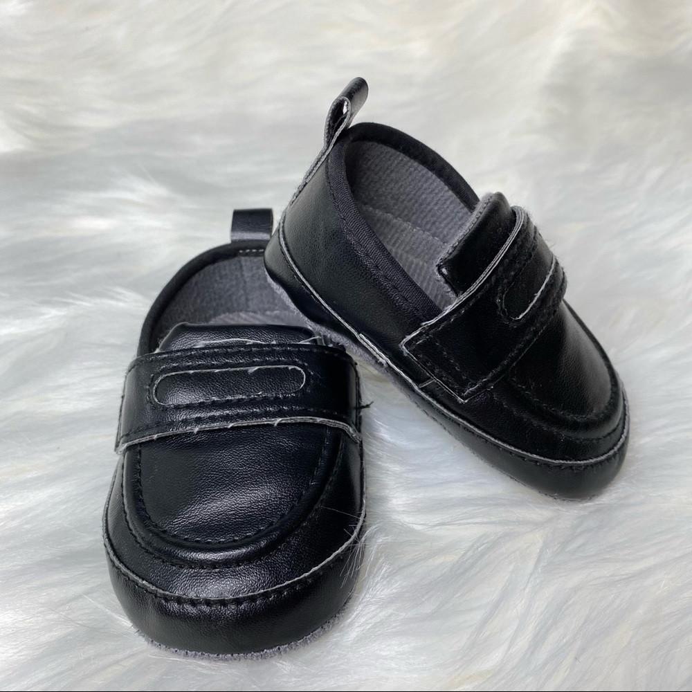 3/$15 🎉 Little Treasures Infant Penny Loafers